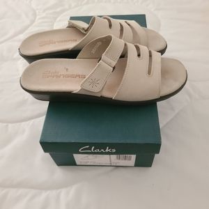 Woman Sandals Cream size 81/2  Clarks
